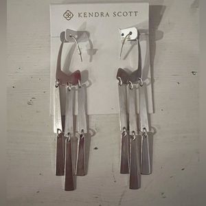 Kendra Scott Mallie Statement earrings in silver